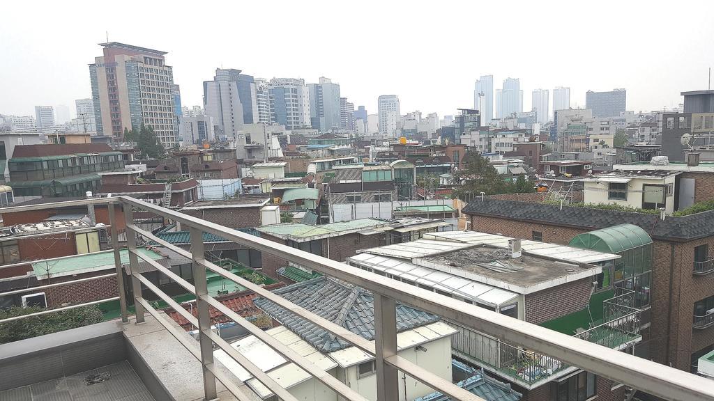 Bb Hongdae Vandrehjem Seoul Eksteriør billede